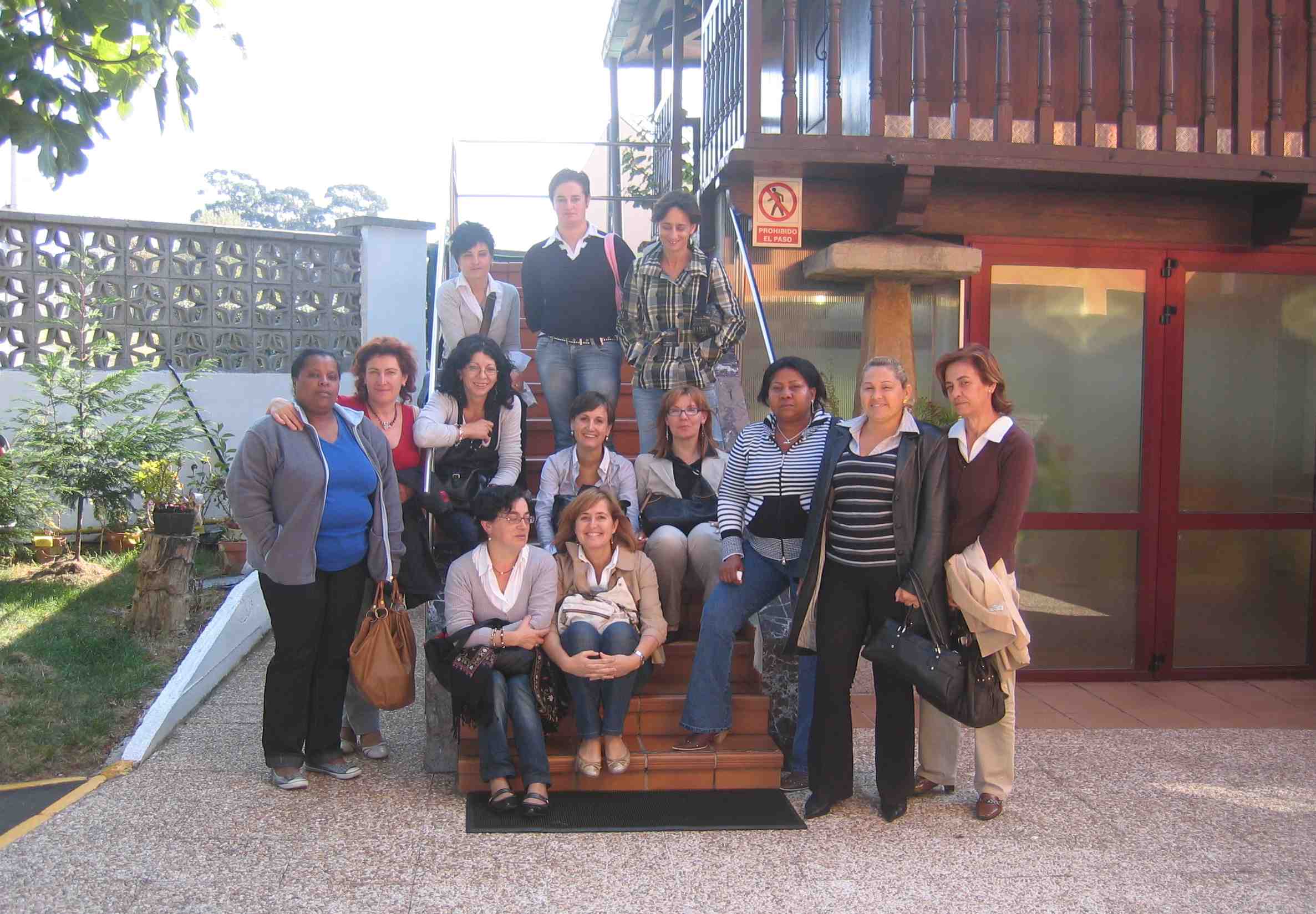 Desde el a�o 2006 Residencia Covadonga colabora con el Ayuntamiento de Nava en las pr�cticas de los cusos FIP para mostrar a sus participantes el mundo residencial. Agradecer a todas las participantes su asistencia, a Covadonga su labor formativa, a Julia Alegre su tes�n y eficacia cordinadora y al Ayuntamiento de Nava su perceptibilidad por el sector.